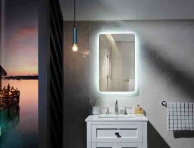 Fábrica Wholeasle Proveedor Atenuación Decoración del hogar Salón de belleza Muebles Montado en la pared LED Maquillaje inteligente Espejo de baño del hotel con desempañador y reloj digital